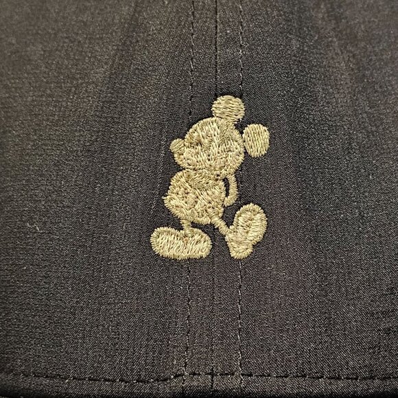 Black Nike Baseball Cap With Embroidered Mickey Mouse Design Adjustable Unisex - Picture 2 of 7